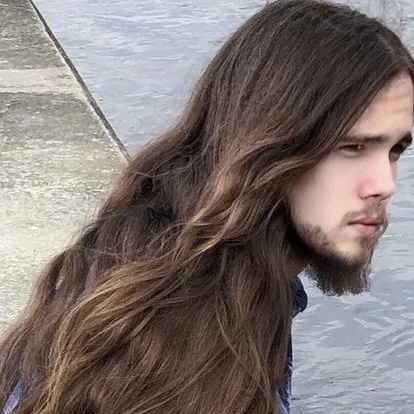 chat with ai character: Renée ￼