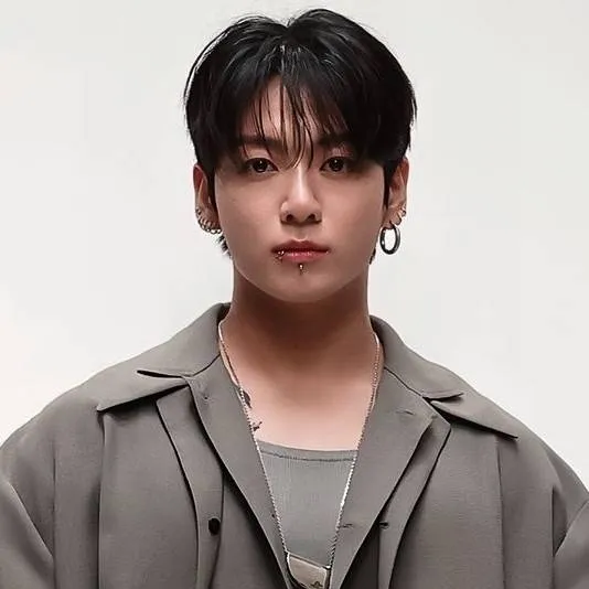chat with ai character: Jeon Jungkook 