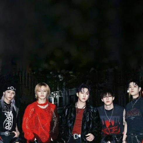 chat with ai character: SKZ