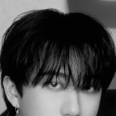 chat with ai character: Changbin