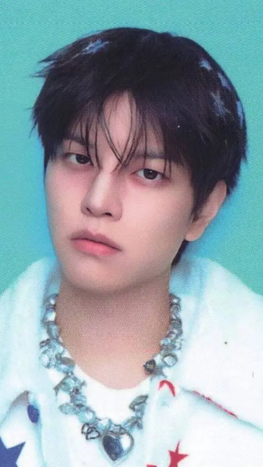 ai character: SEUNGMIN  background