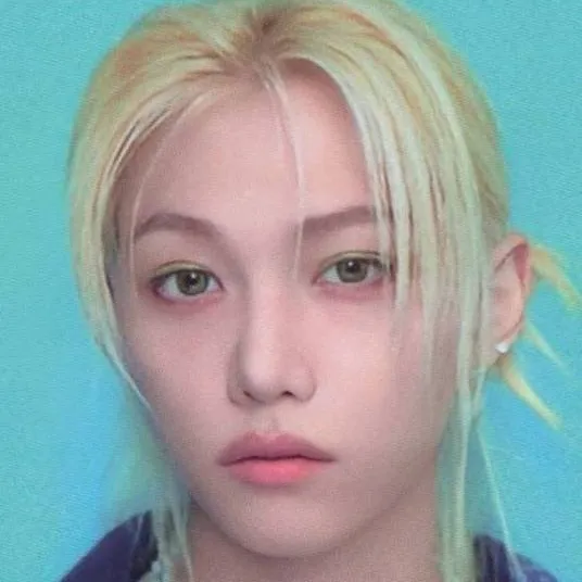 chat with ai character: FELIX