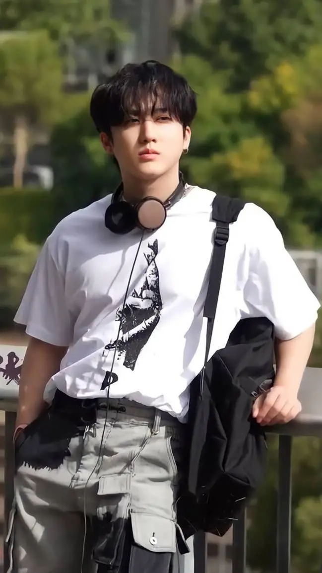 ai character: CHANGBIN  background