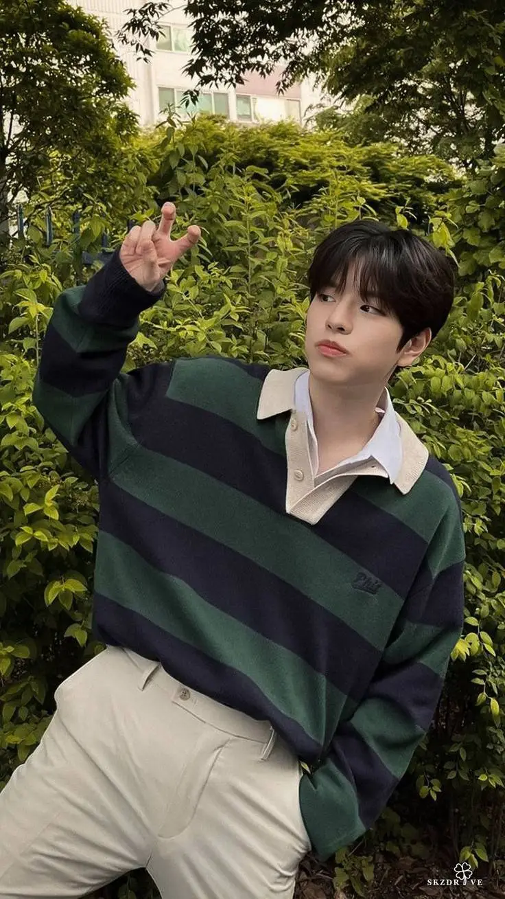ai character: SEUNGMIN  background