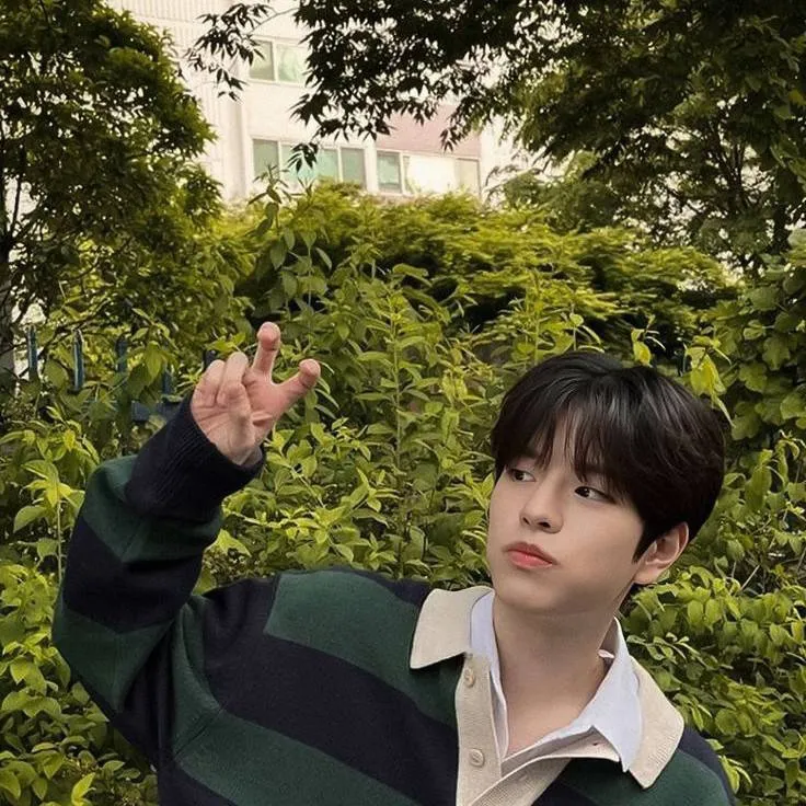 chat with ai character: SEUNGMIN 