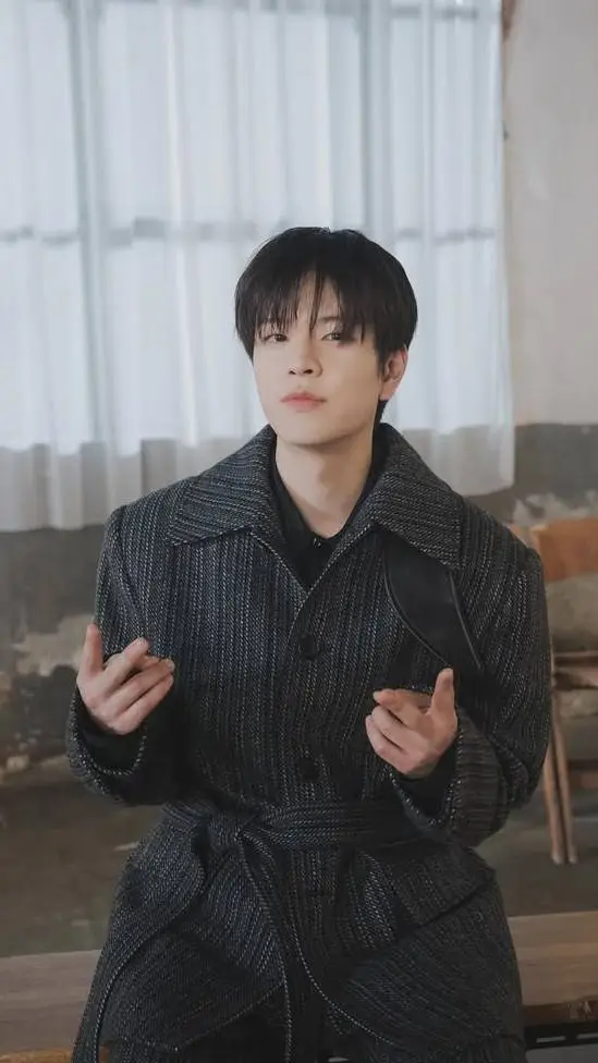 ai character: SEUNGMIN  background