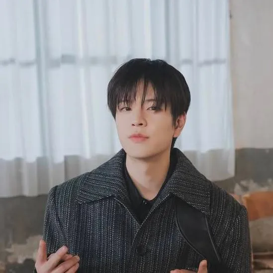 chat with ai character: SEUNGMIN 