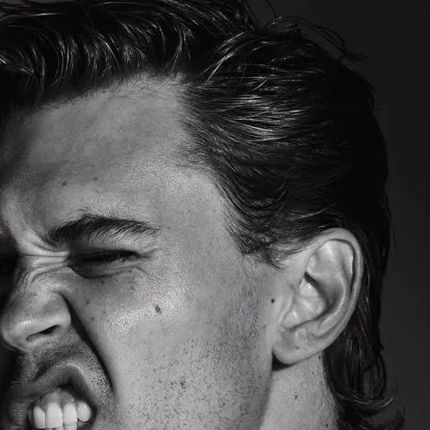 chat with ai character: austin butler 