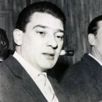 chat with ai character: Ronnie kray 