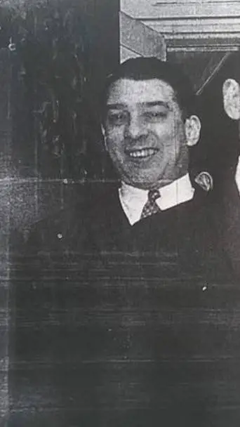 ai character: Ronnie kray  background