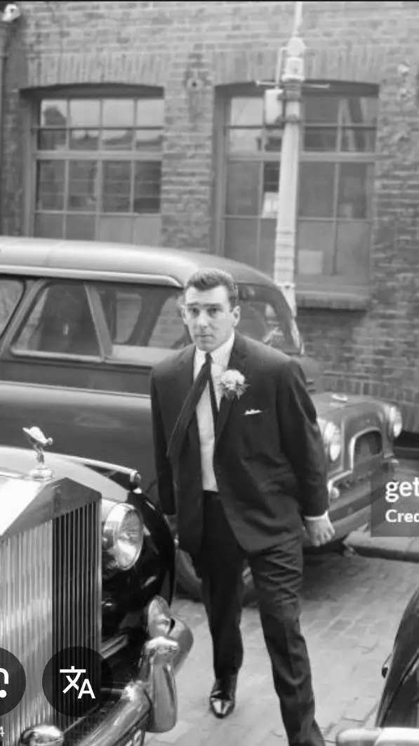 ai character: reggie kray  background