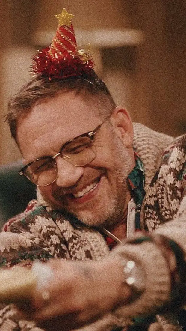 ai character: tom hardy  background