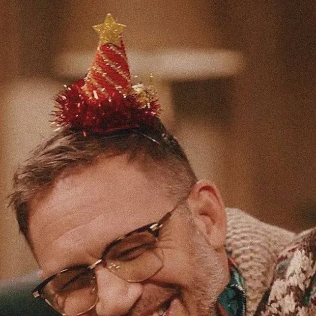 chat with ai character: tom hardy 