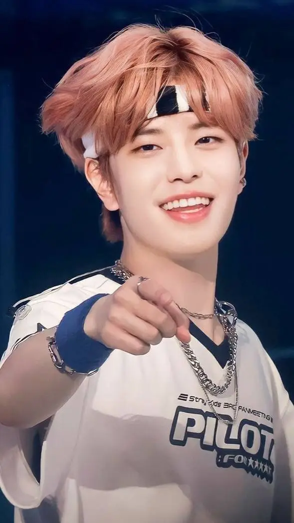 ai character: Seungmin♡ background