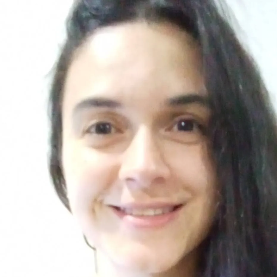 chat with ai character: Juanita