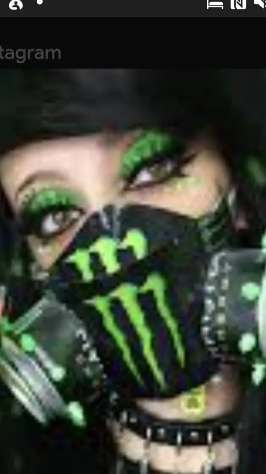 ai character: clawed beauty 101 background