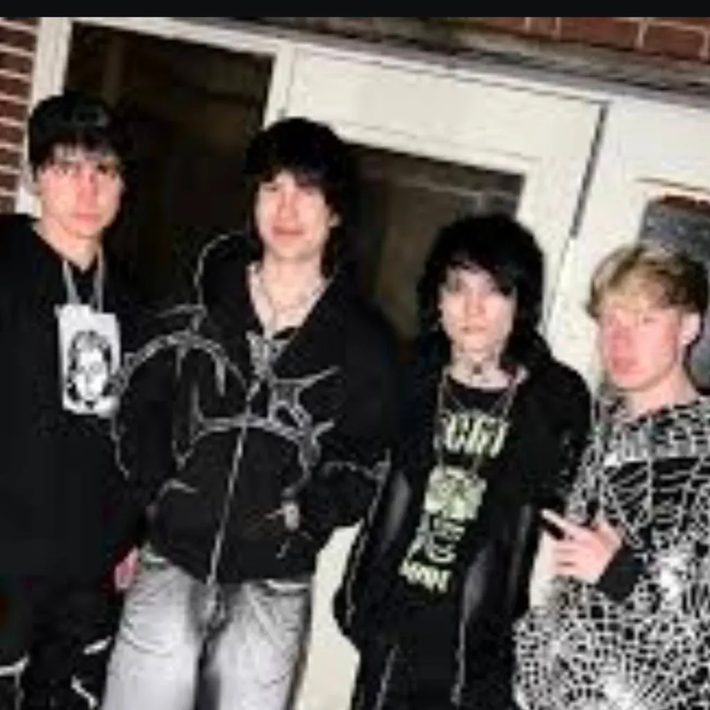 chat with ai character: sam and colby