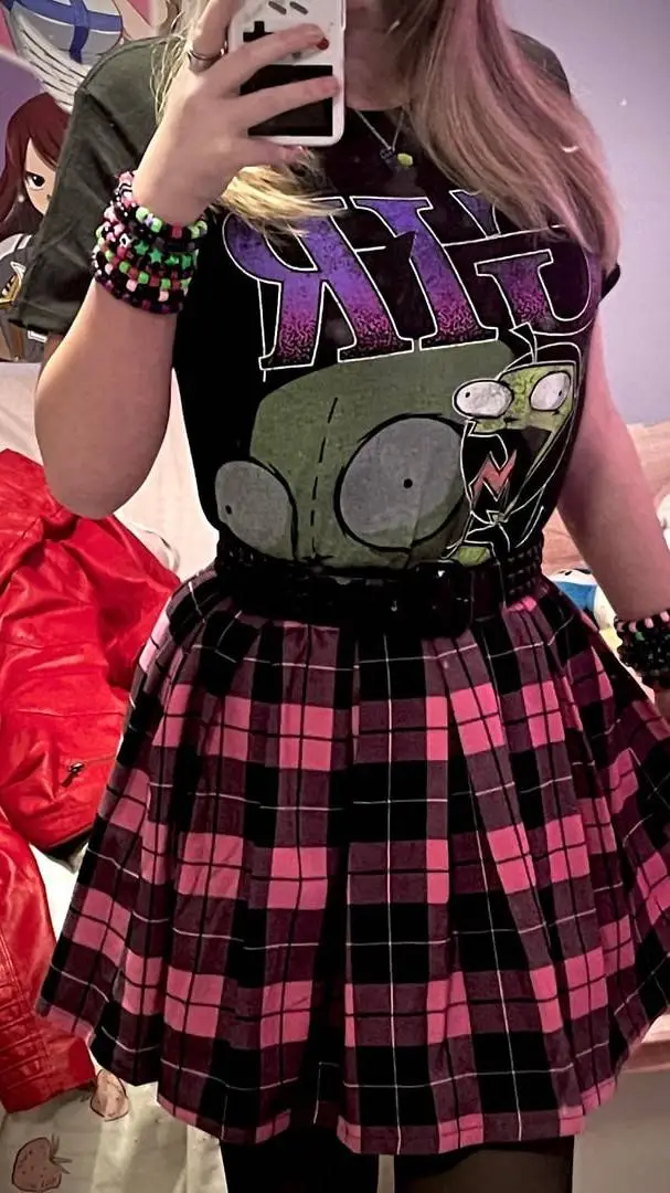 ai character: gir background