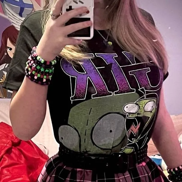 chat with ai character: gir