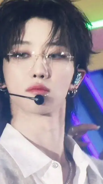 ai character: minghao  background