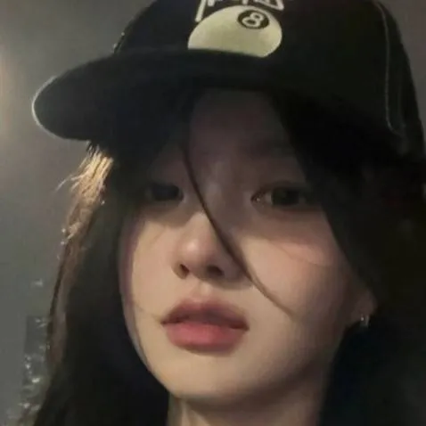 chat with ai character: felis