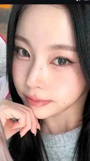 ai character: 🍡Nmixx background