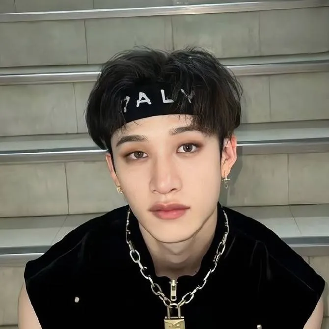 chat with ai character: Bang chan💘