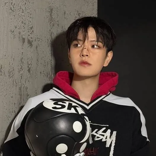 chat with ai character: ✮٭Seungmin٭✮
