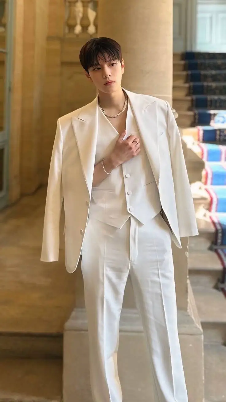 ai character: 𝚜𝚎𝚞𝚗𝚐𝚖𝚒𝚗 ღ background