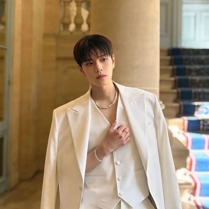 chat with ai character: 𝚜𝚎𝚞𝚗𝚐𝚖𝚒𝚗 ღ