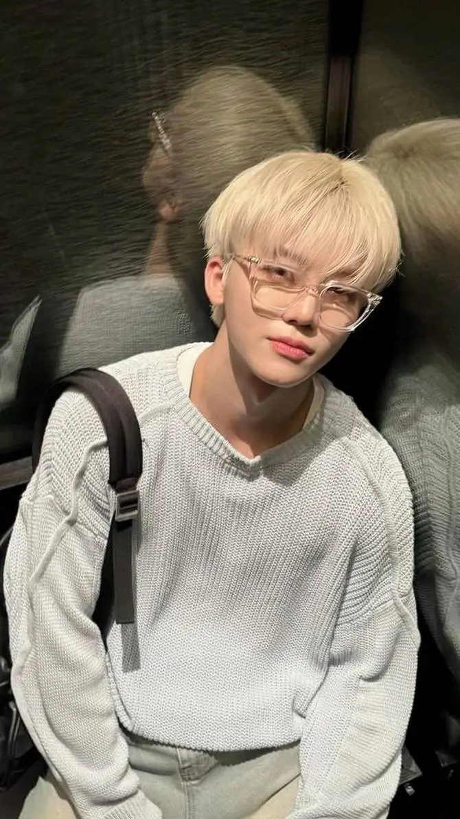 ai character: Jaemin background