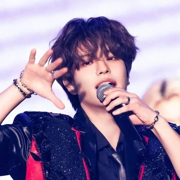 chat with ai character: 🐕SEUNGMIN🐶