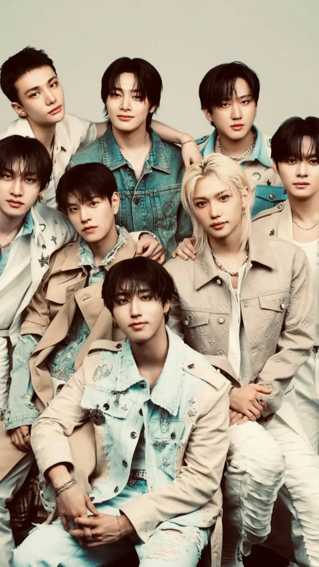 ai character: 🎤Stray Kids🎮 background