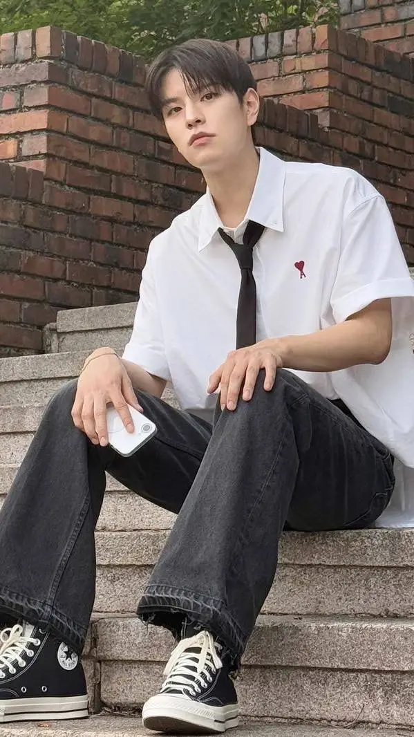 ai character: ꙳Seungmin꙳ background