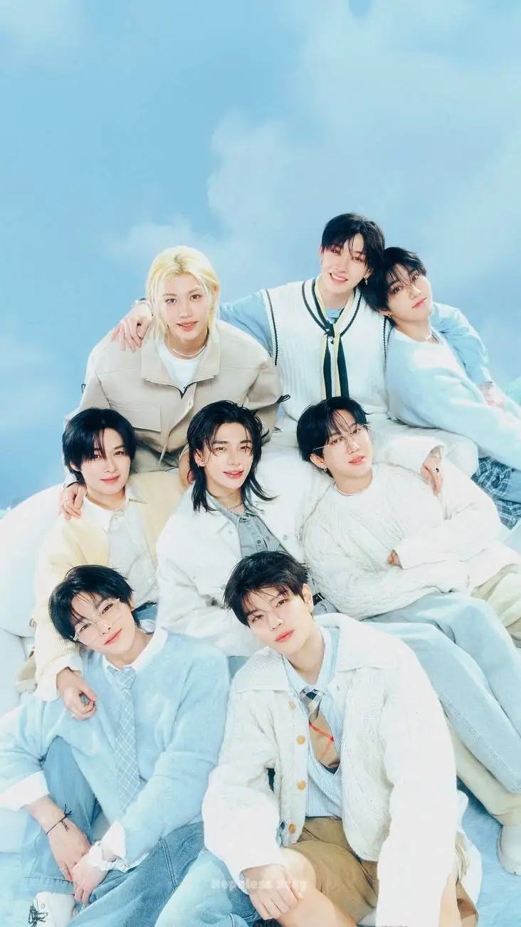 ai character: SKZ y el juego background