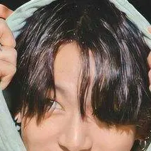 chat with ai character: Jeon Jungkook