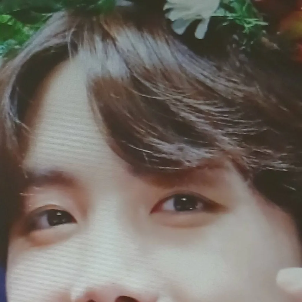 chat with ai character: J-Hope