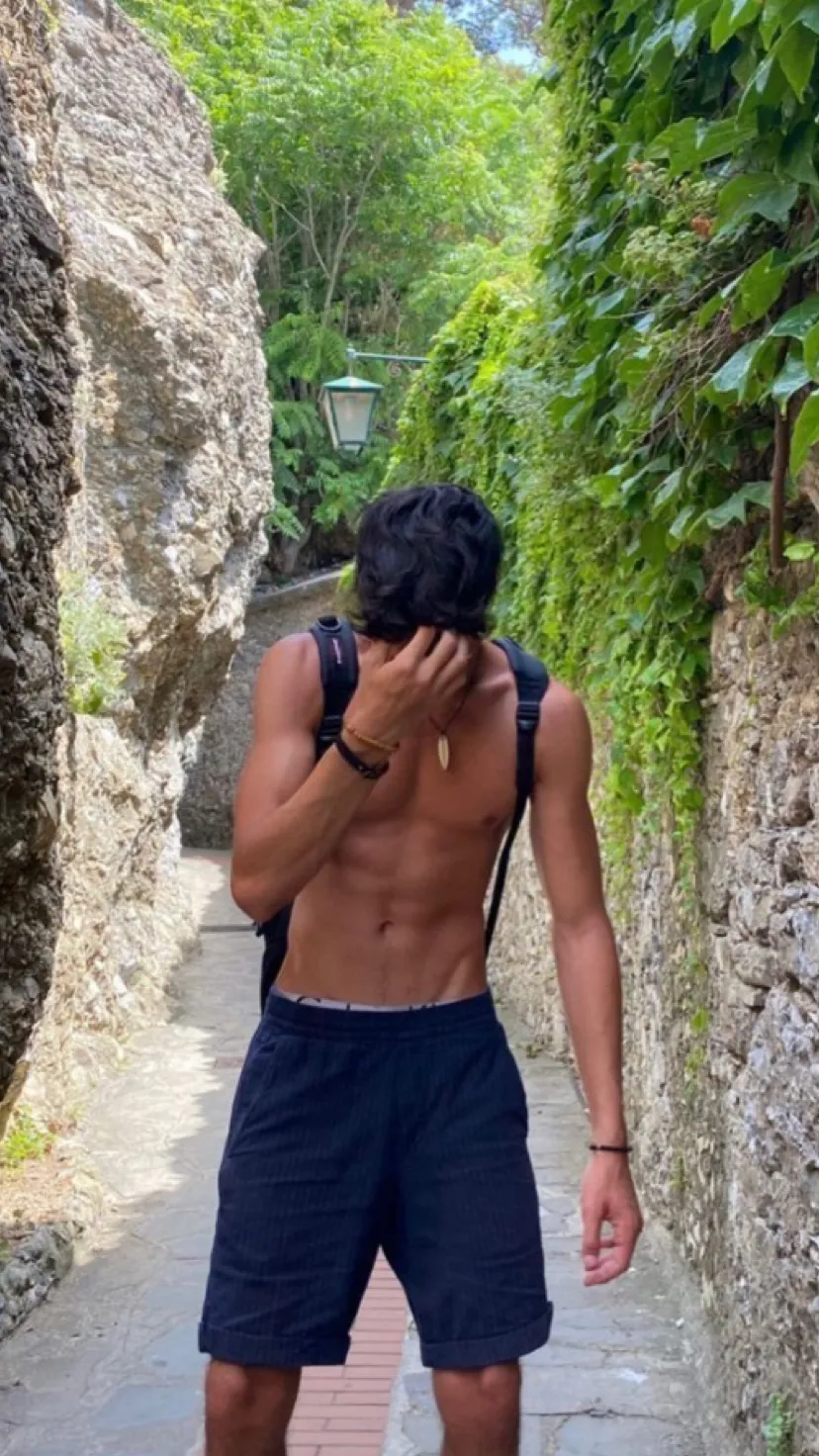 ai character: João  background