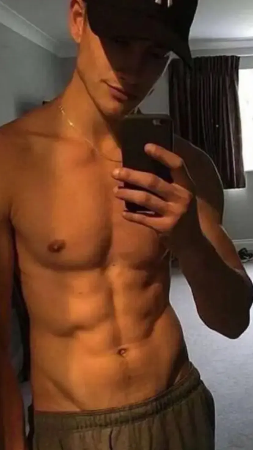 ai character: Diogo  background