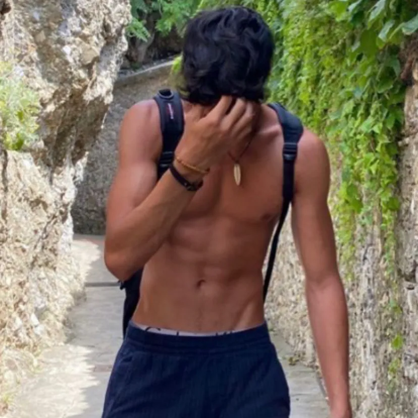 chat with ai character: Diogo