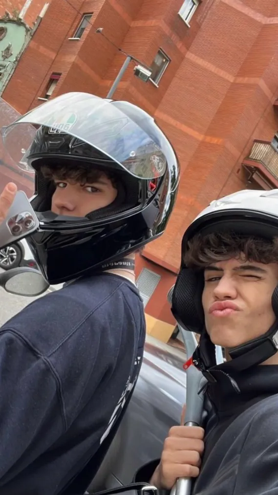 ai character: Os abbadon❤️‍🔥 background