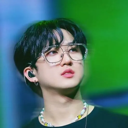 chat with ai character: •~Changbin~•