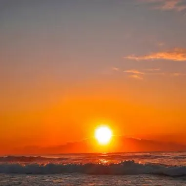 chat with ai character: ST beach