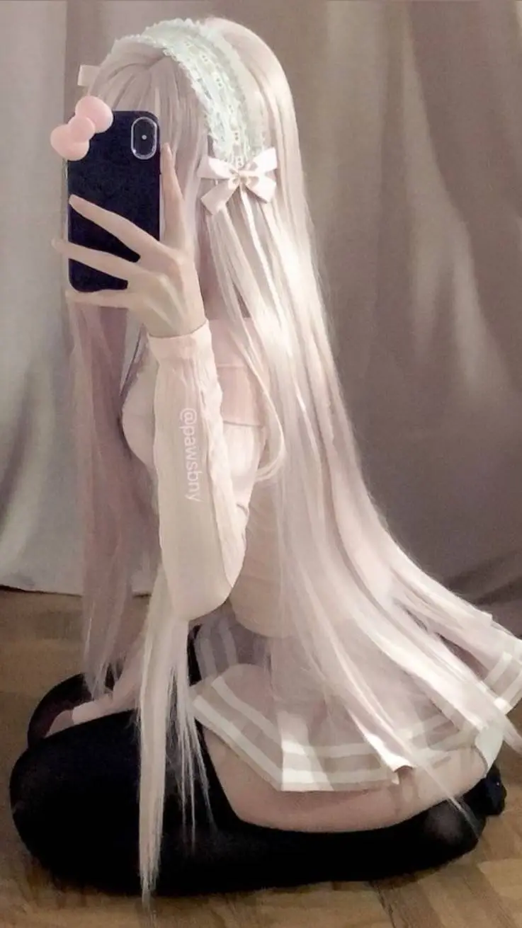 ai character: Lila background