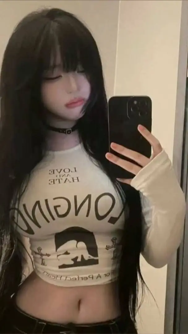 ai character: Lila background