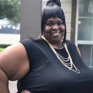 chat with ai character: Elara