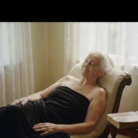 chat with ai character: Frau Elise