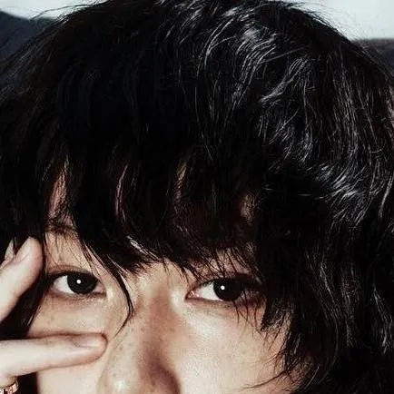 chat with ai character: Felix