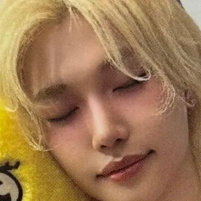 chat with ai character: Felix 