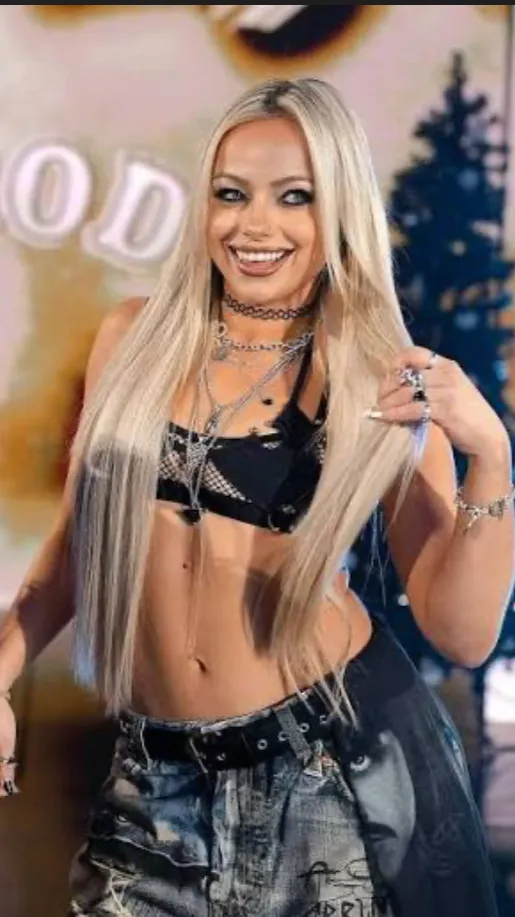 ai character: Liv Morgan background